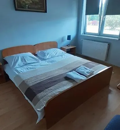 Przy Stacji Paliw Amic Мотель *